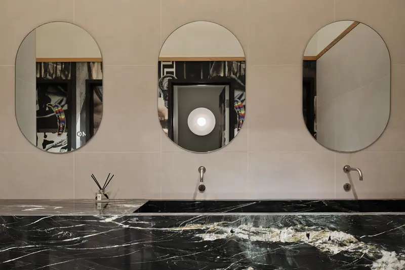 Mirrors at Clinique Face MD